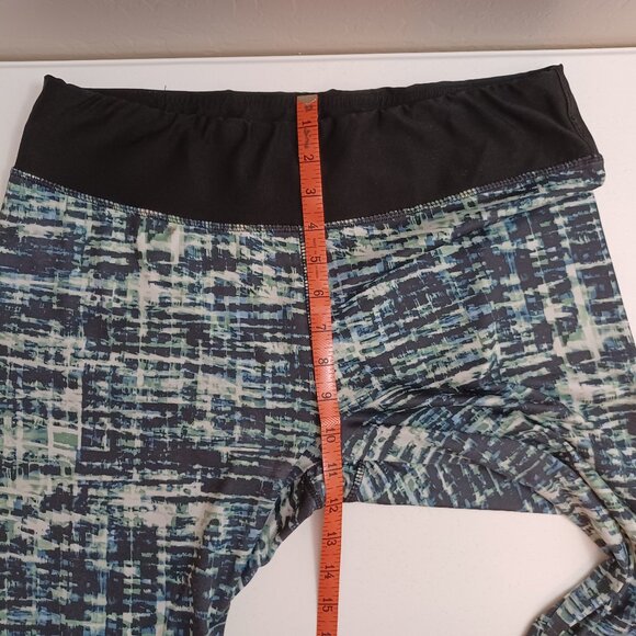 Women's NYL Green and Black Mid-Calf Length Yoga Pants Size XL - Picture 6 of 8